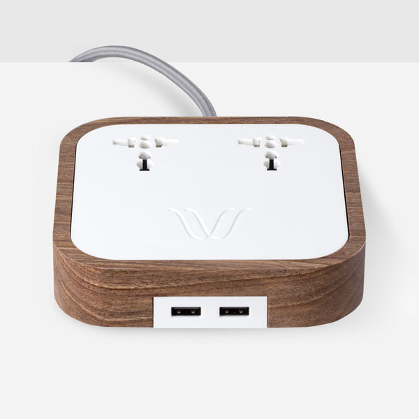 Description
Crafted with precious oak, the Woodie Hub charges 5 devices in one with style and elegance. Just place your Qi-compatible smartphone on top of theWoodie Hub – Wood Master