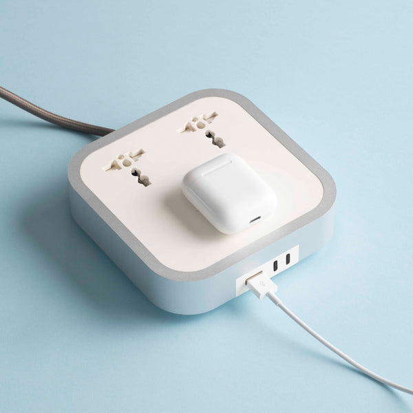Wireless Charger
Description
Crafted using super-sturdy aluminum, the Woodie Hub charges 6 devices in one with style and elegance. Just place your Qi-compatible smartphone on Woodie Hub – Absolute Grey