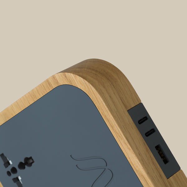 Wireless Charger
Description
Crafted with precious walnut wood, the Woodie Hub charges  6 devices in one with style and elegance. Just place your Qi-compatible smartphone Woodie Hub – Espresso Pill