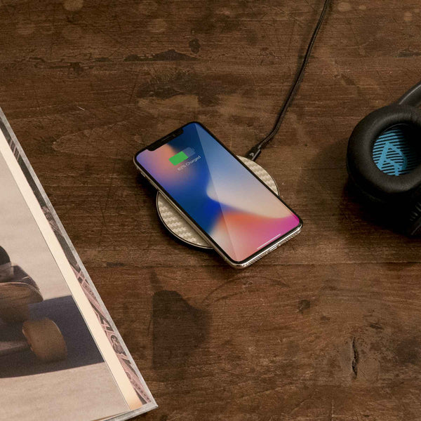Solo Wireless Charger –  Carbon Look Ash